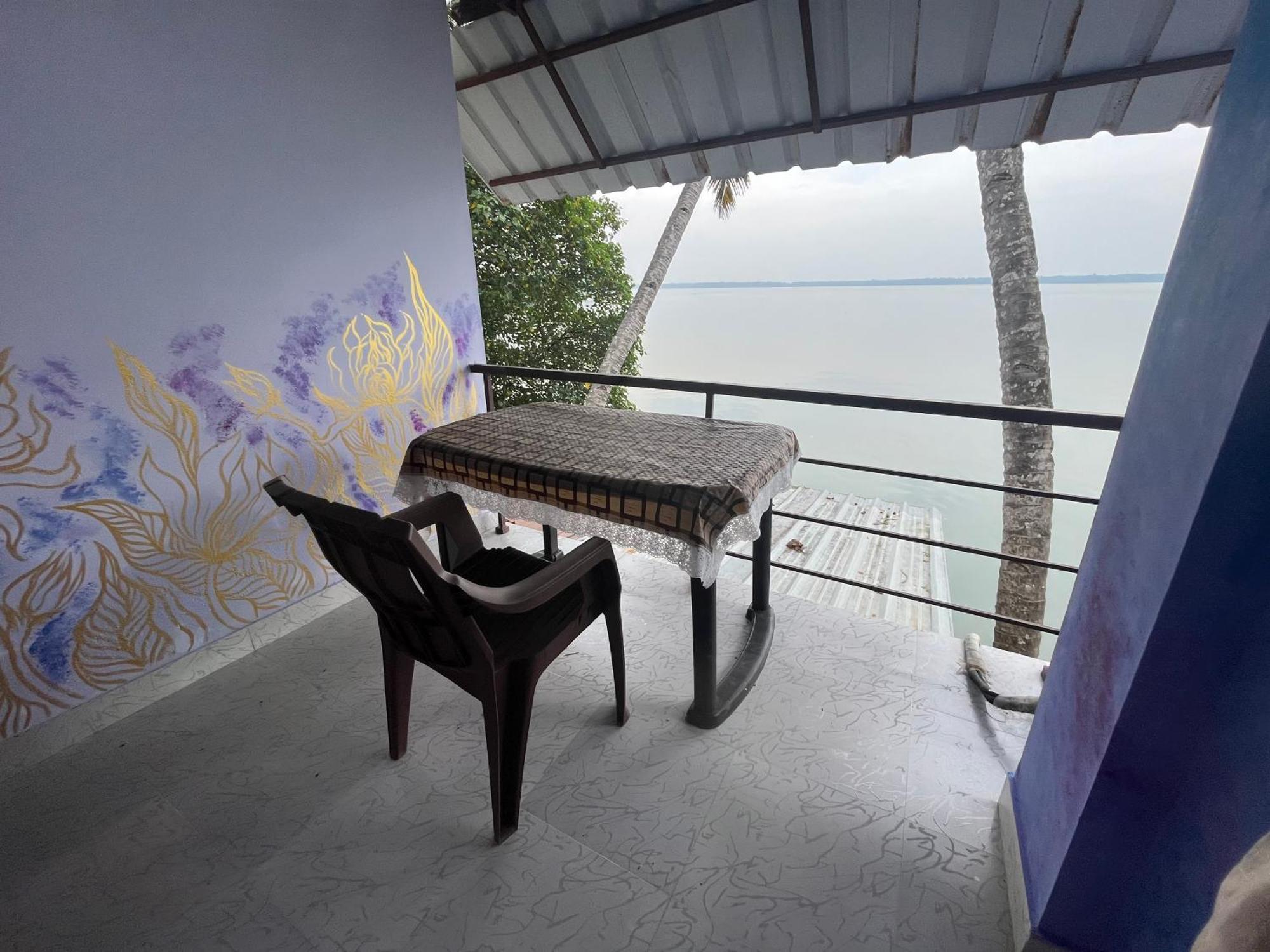 Santa Maria Hostel Munroe Island Mundrothuruth 外观 照片