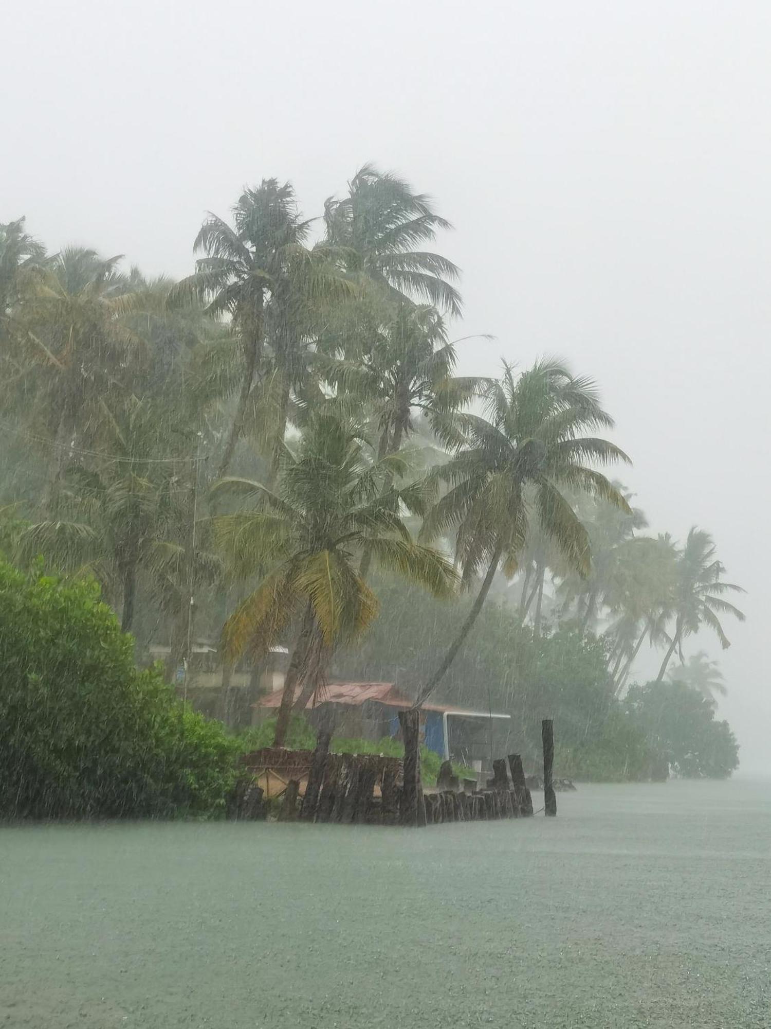 Santa Maria Hostel Munroe Island Mundrothuruth 外观 照片